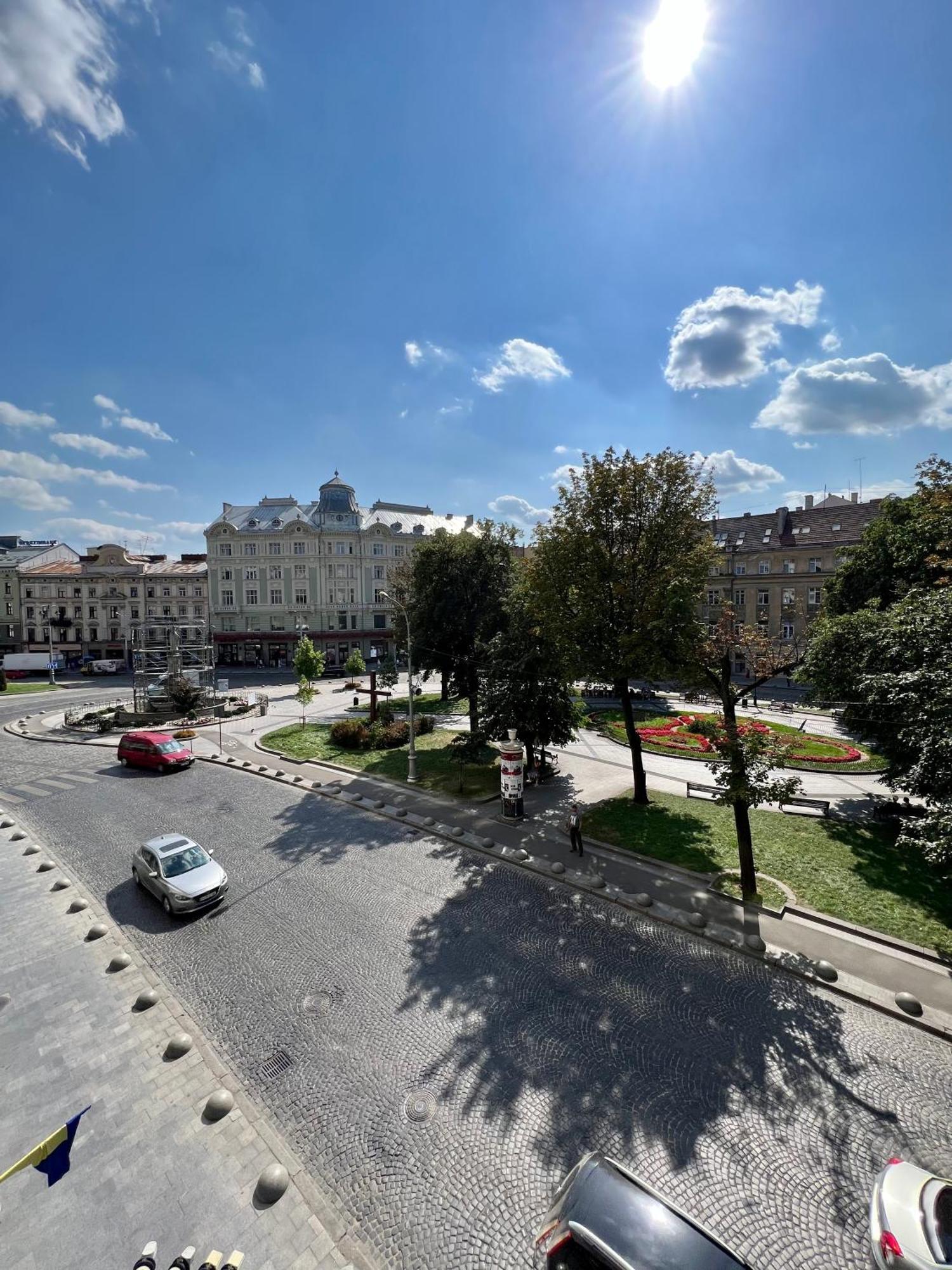 Avenue Apart Lviv Extérieur photo